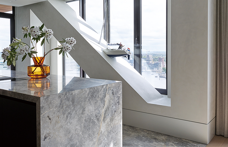 Residential Apartment Amsterdam – Kitchen / photo: © Richard Powers